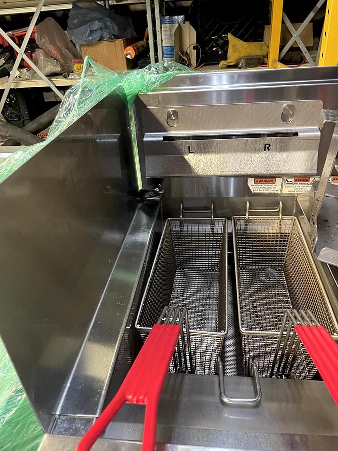 Used Henny Penny EEG242.0_NAT Evolution Elite® Open Fryer NAT GAS - near new condition