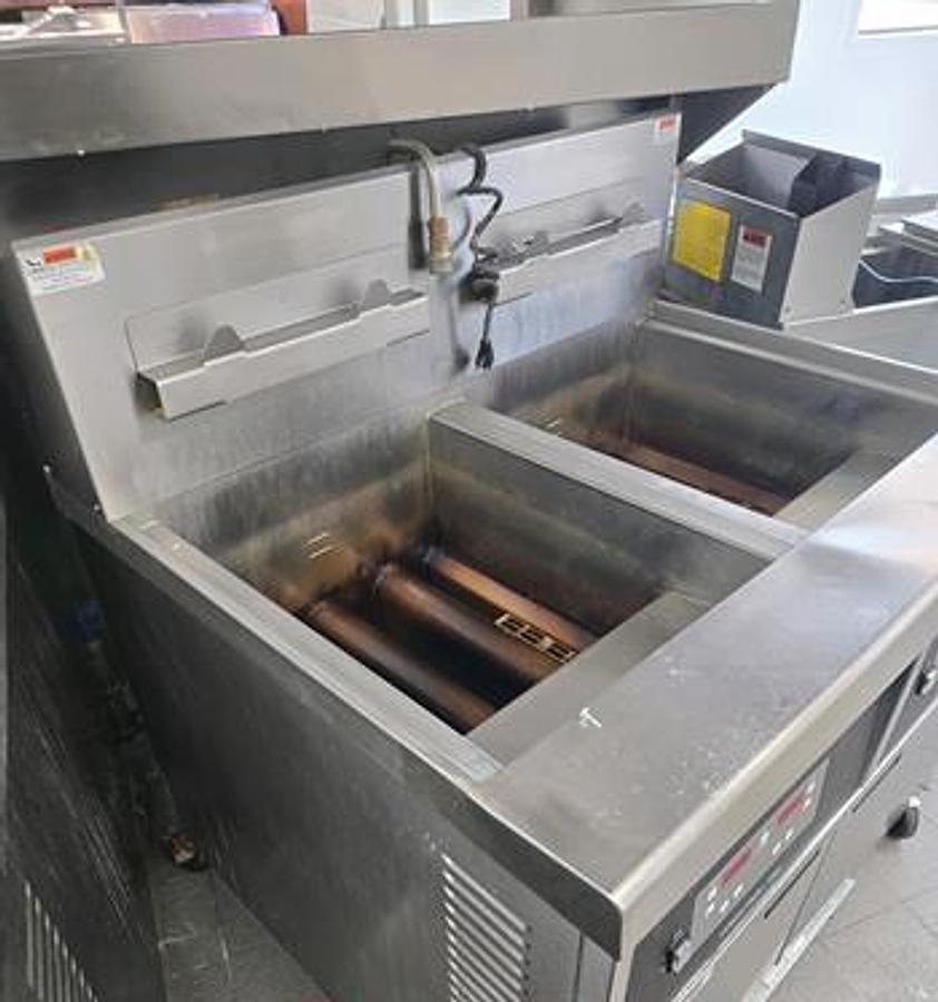 Used Henny Penny OFG-342 2-Vat Commercial Deep Fryer - 2 SET AVAILABLE