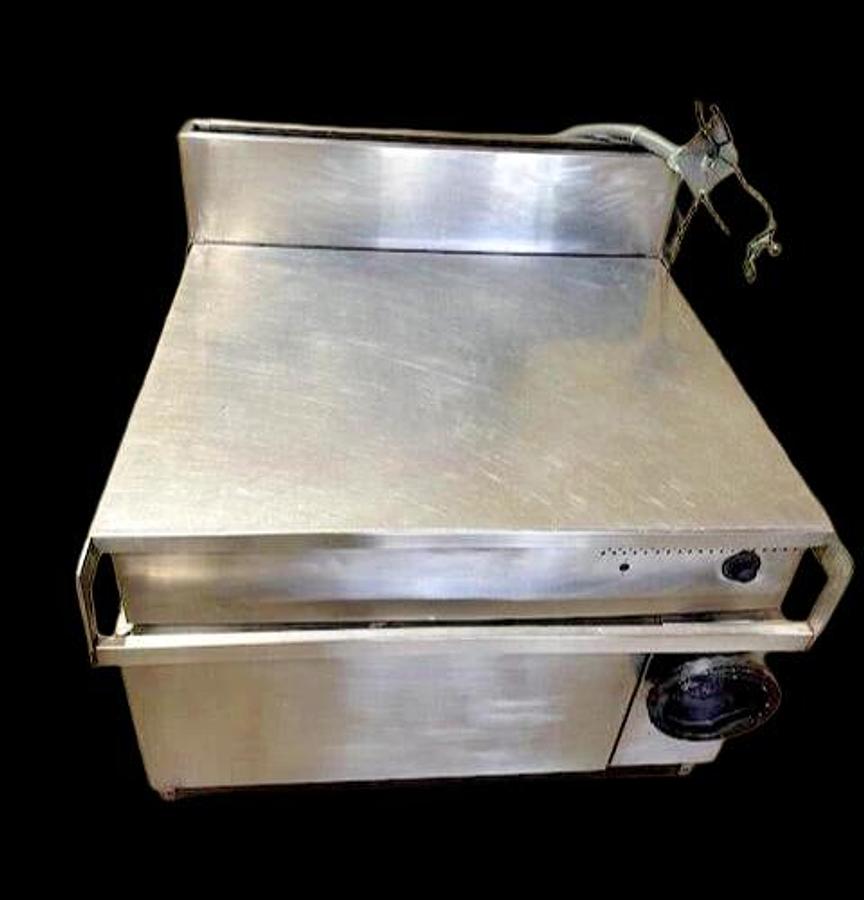 Used SOUTHBEND BPE-40M" ELECTRIC 1 PHASE MANUAL TILT 40 GAL SKILLET BRAISING PAN