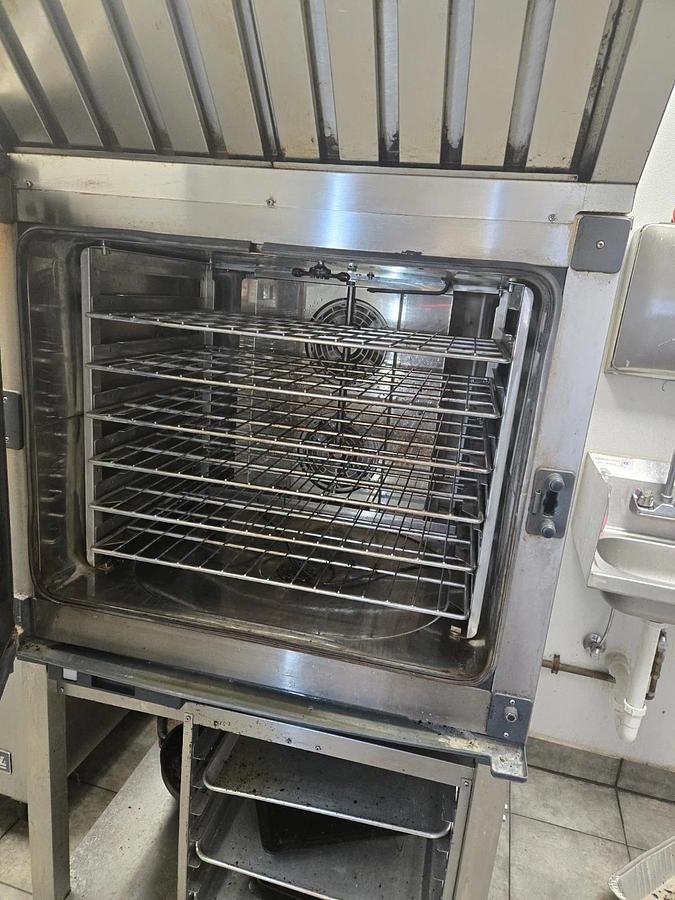 Used UNOX XAVC-06FS-EPRM Combi Oven w/ Ventless Hood & Stand 208-240V 3-Phase