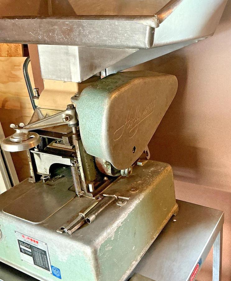 Used PATTY-O-MATIC 230A COMMERCIAL HEAVY DUTY AUTOMATIC PATTY FORMING MACHINE