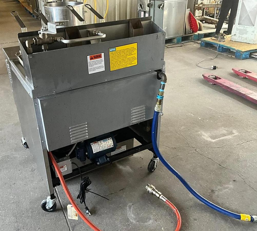 Used Henny Penny gas double fryer with built in filter- Computron 8000 - like new - wow price!!!!!