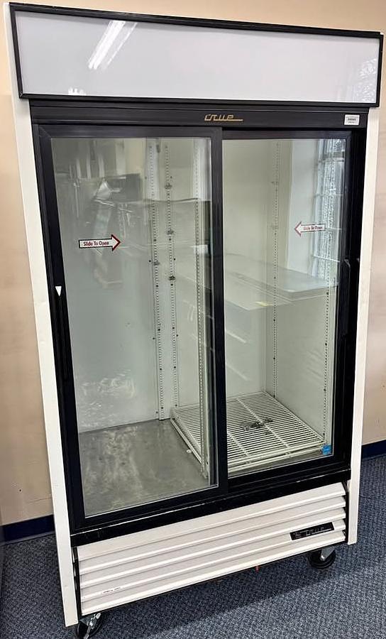 Used True Double Door Merchandiser - Refrigerator