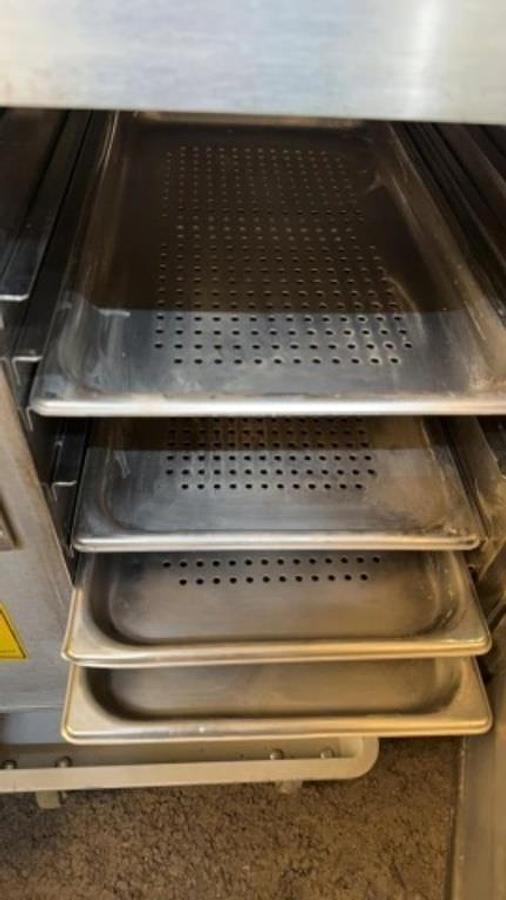 Used Acute temp steam and hold convection steamer 2