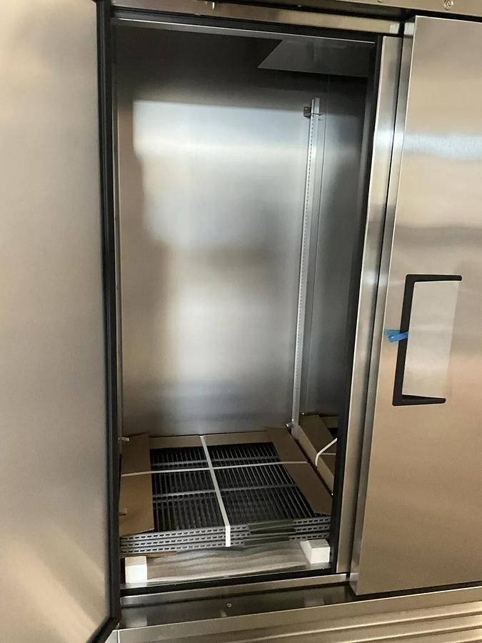 Used 2024 TRUE T-72-HC 3 door stainless steel refrigerator reach-in on casters T-72 - brand new clearance item