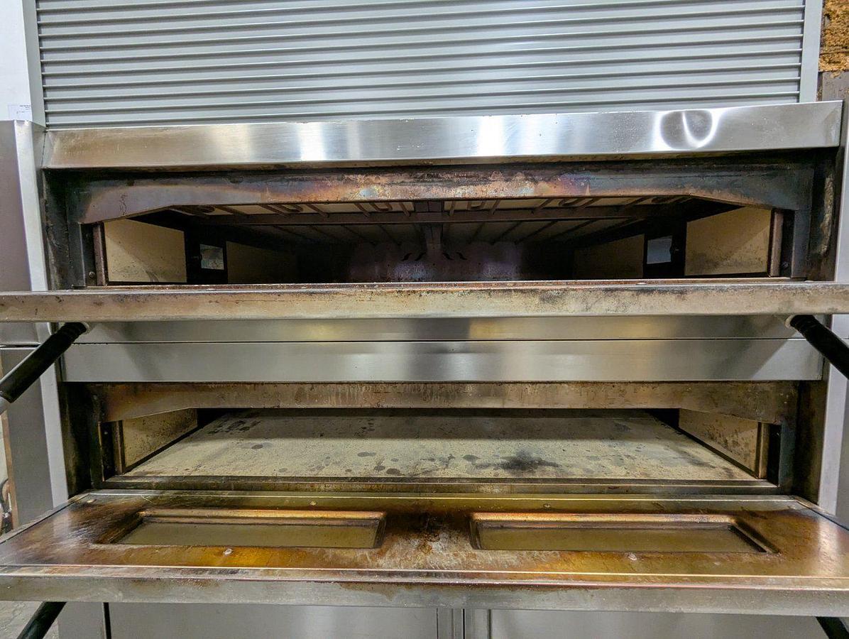 Used  Fornitalia 2-Chamber Electric Pizza Oven w/Warm Cabinet