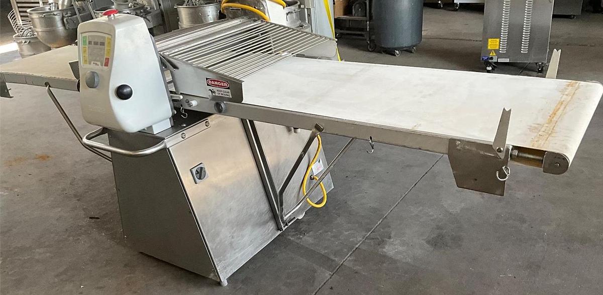 Used Rondo SFS611 butterfly laminator sheeter