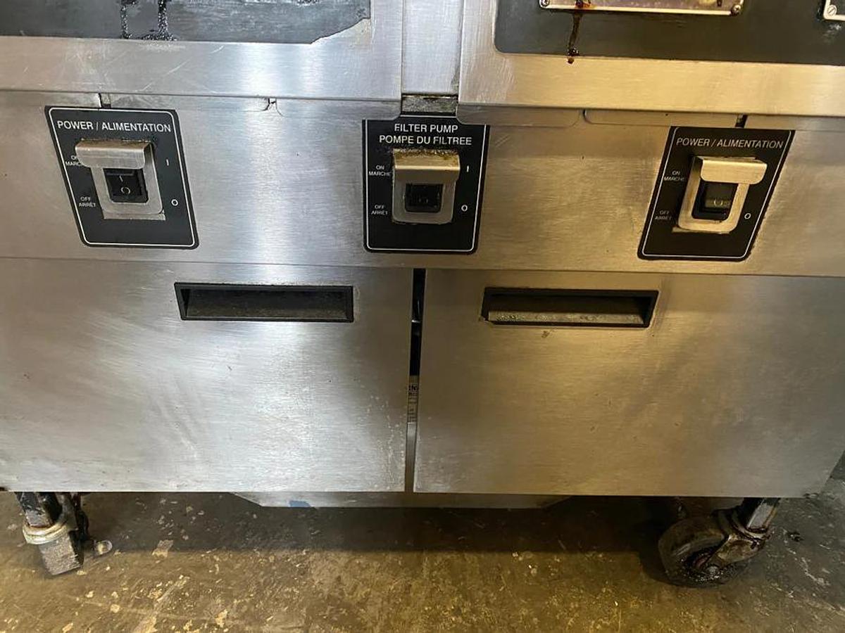 Used Henny Penny OFG-322 Natural Gas Double Open Fryer | SFE Pro