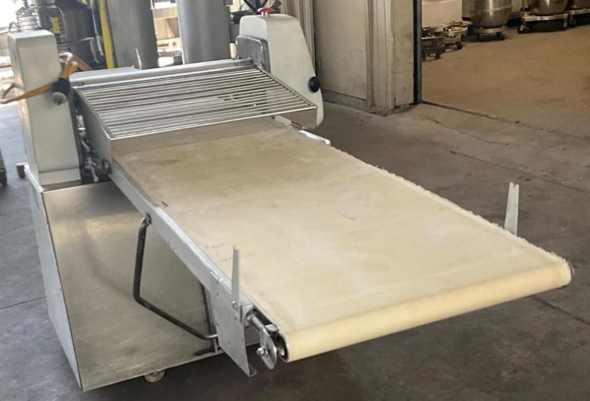 Used Rondo SFS611 butterfly laminator sheeter