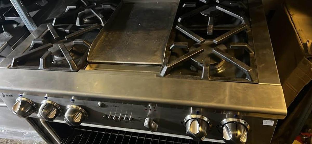 Used Jade Combinatin range - convection oven and griddle