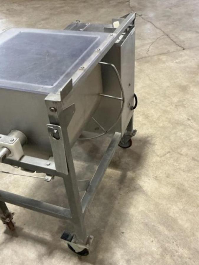 Used Clean Working Industrial Hollymatic HM-100 Mixer