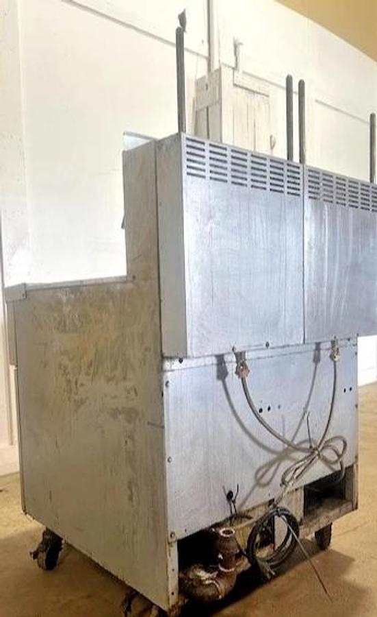 Used FRYMASTER FPH250BLCSD COMMERCIAL N GAS DUAL FRYER W/ DIGITAL READOUT(ON CASTERS)