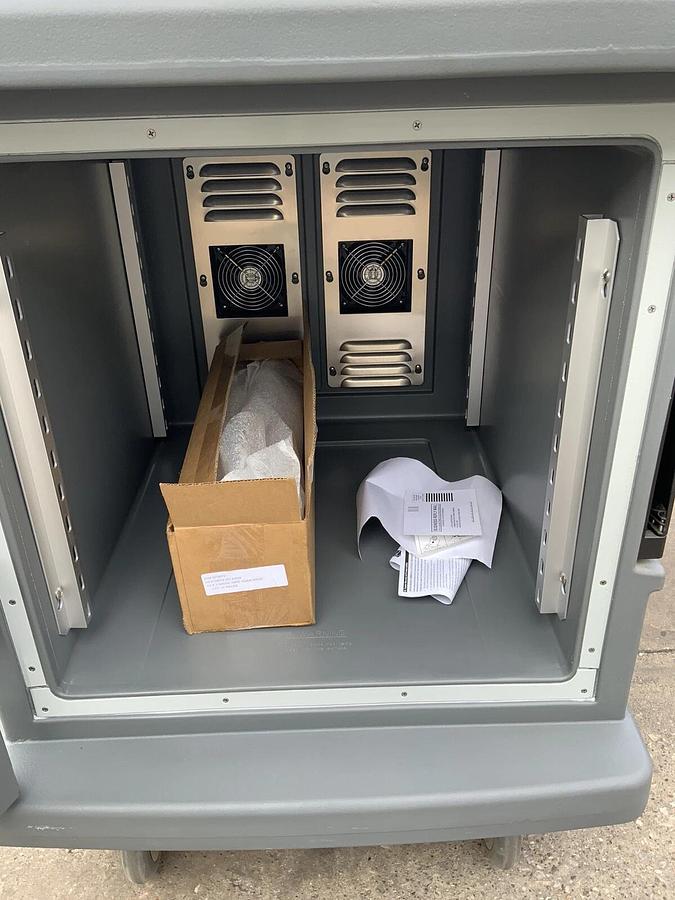 Used Cambro CMBHC1826LF 191 Hot/Cold Electric Cart Low Profile Food Carrier Catering - NEVER BEEN USED