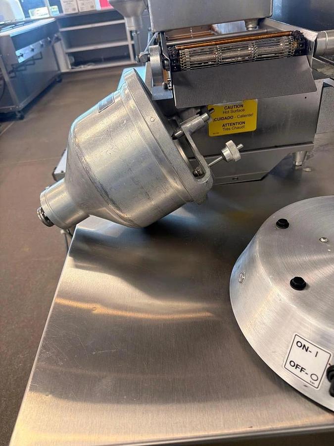 Used Belshaw Donut Robot Mark V Complete Automatic Donut Fryer System - fry and grease filtration machine