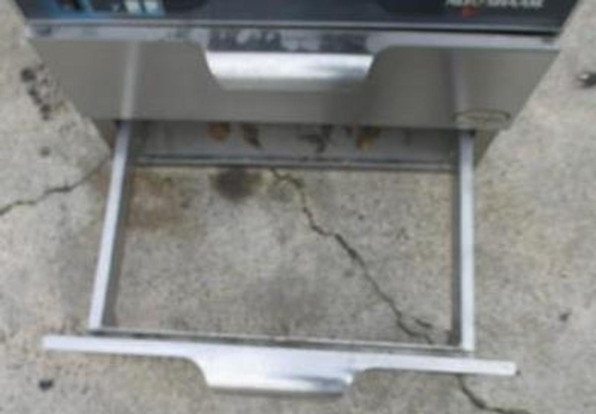 Used Alto Shaam 2 drawer warmer