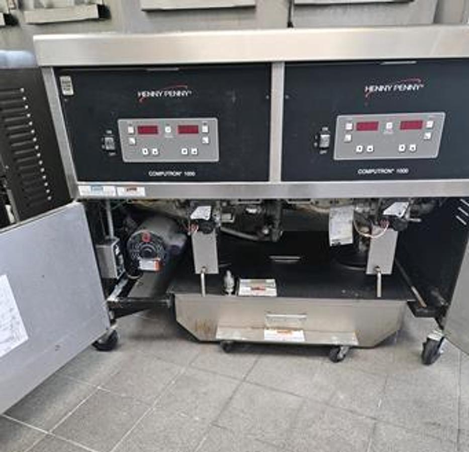 Used Henny Penny OFG-342 2-Vat Commercial Deep Fryer - 2 SET AVAILABLE