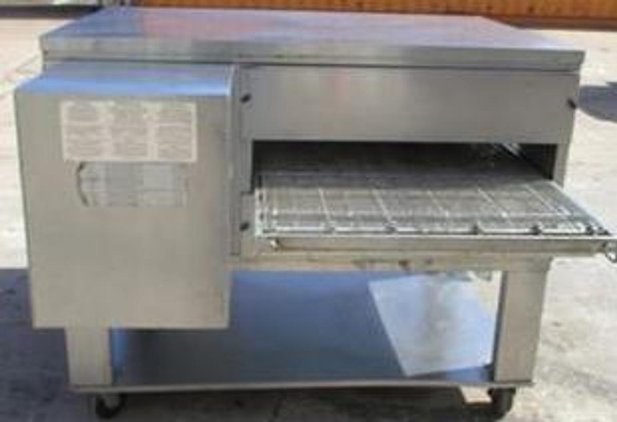 Used MIDDLEBY MARSHALL CONVEYOR PIZZA OVEN -  Model PS610G