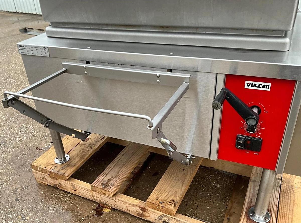 Used Vulcan 40 gallon electric tilt skillet