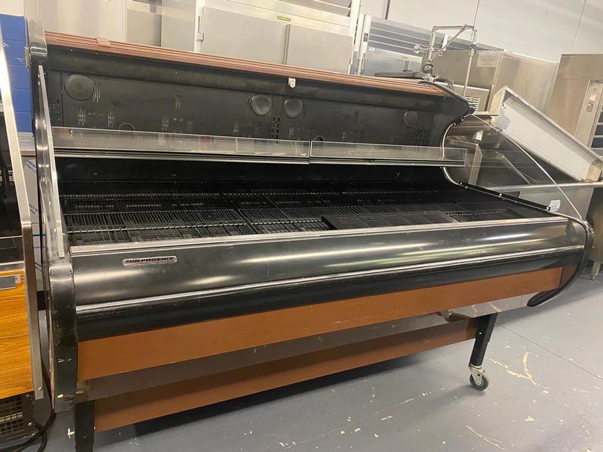 Used Hill Phoenix O2UMA6 Grab & Go Cooler