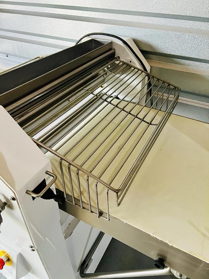 Used Doyon LMA620 Reversible Dough Sheeter - Floor Model