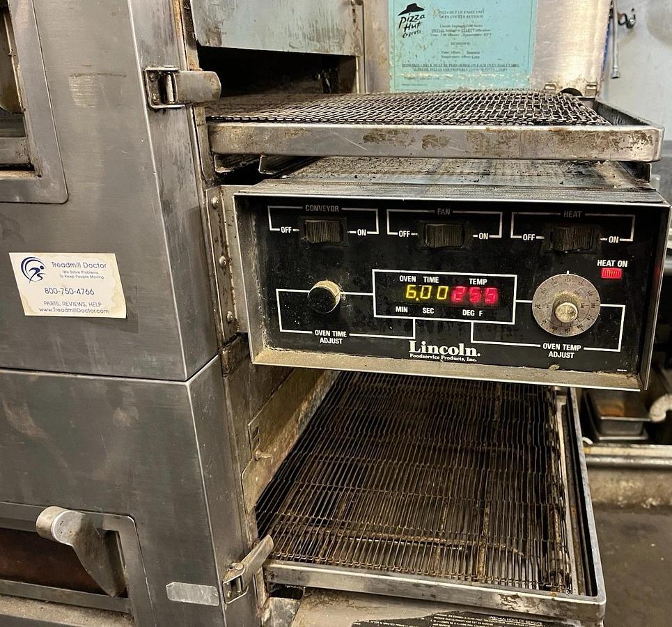 Used LINCOLN IMPINGER ELECTRIC COUNTERTOP PIZZA CONVEYOR OVEN MODEL 1162