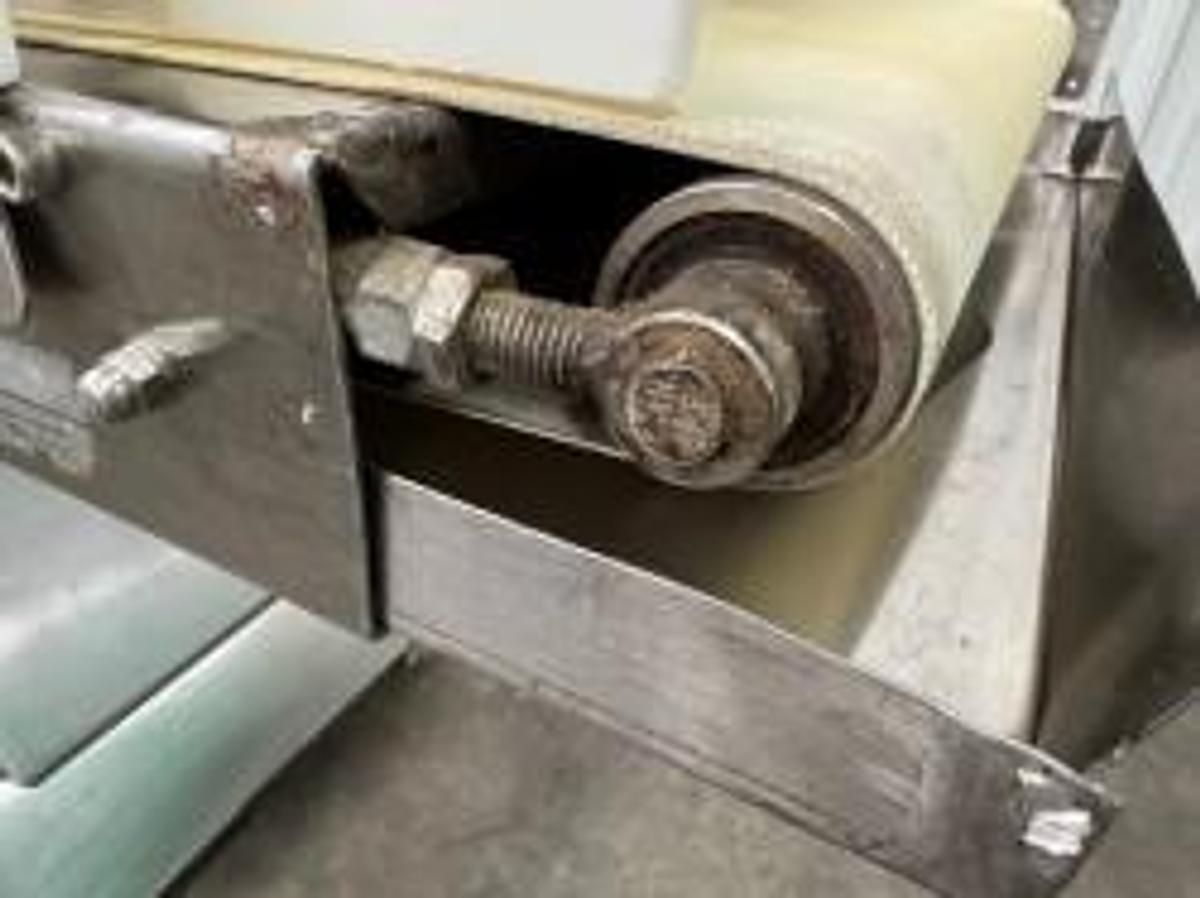 Used LVO SM24 24" Dough Sheeter