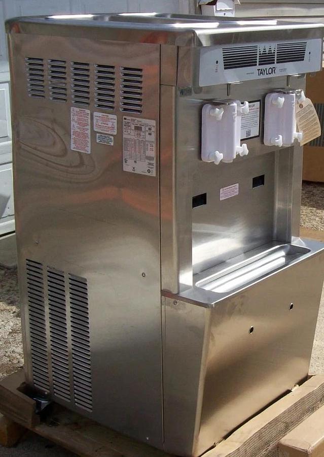 Used NEW Taylor Double Head Milk Shake / Frosty Machine 359-33 - With Light Damage