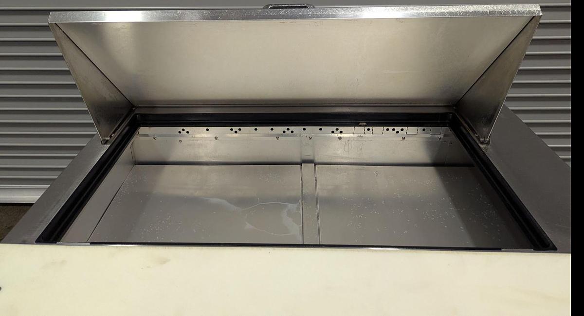 Used True TSSU-48-18M-B-HC 48" Refrigerated Sandwich/Salad Prep Table