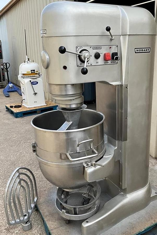 Used Hobart 140qt dough mixer -V1401