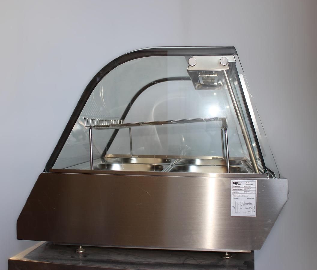 Used BakeMax RTR110L/bmchb30 Heated full Service Display Case