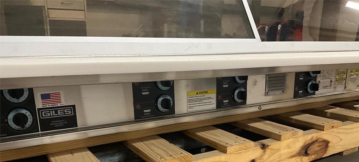 Used 6’ Giles heated food display merchandiser