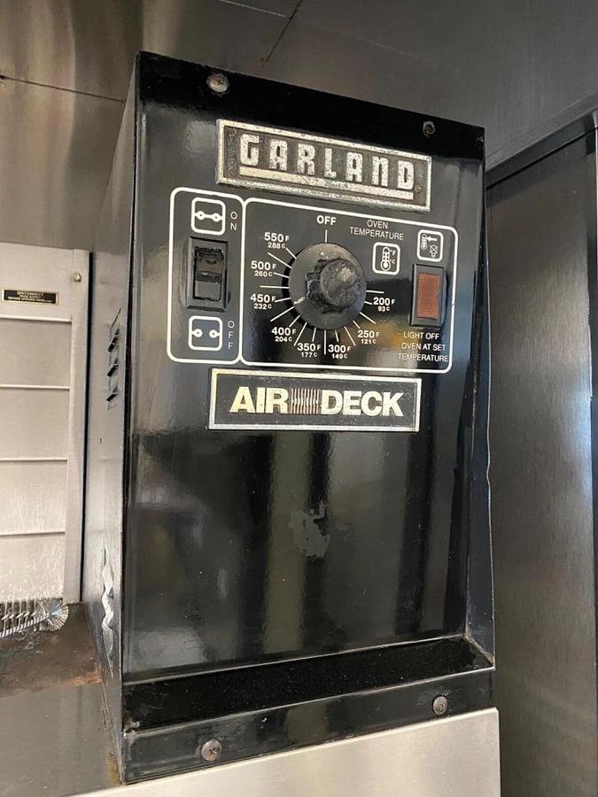 Refurbished Garland double air deck pizza ovens -