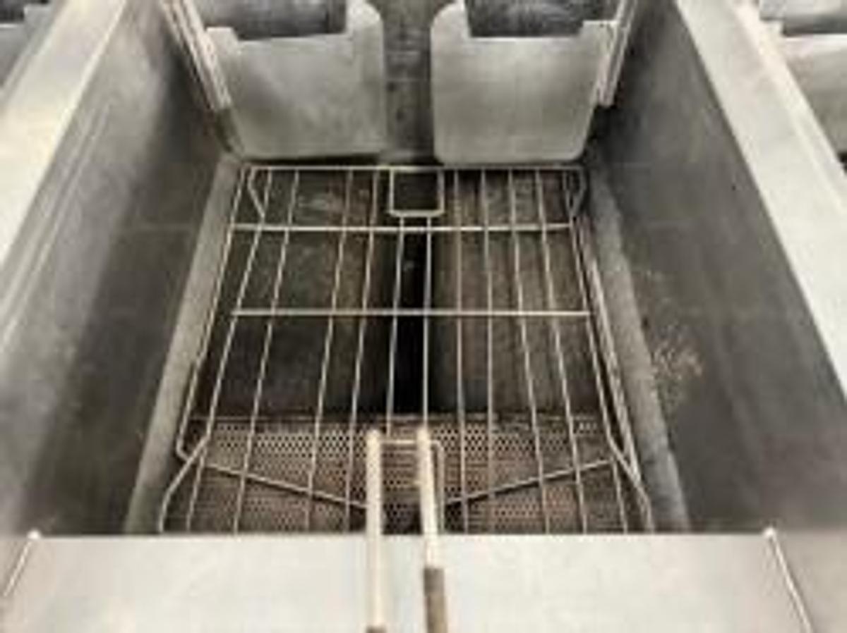 Refurbished Frymaster Gas 3 Bay Fryer W Filtration from School 50lb FMPH355SC