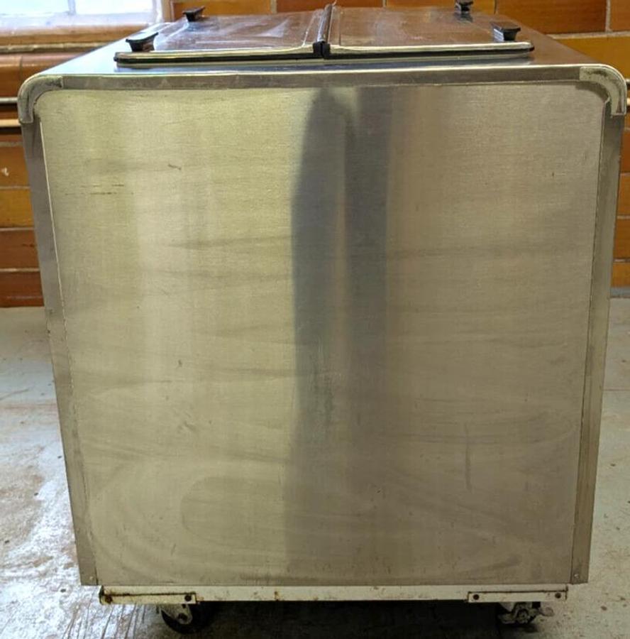 Used Kelvinator Ice Cream Deep Freezer Cabinet, 2 Door, 4 Hole, Double Row