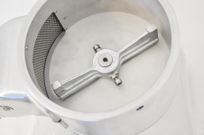 Omas Bread Crumb Grater Machine 176 lb. (80 Kg) with 1.5 HP Motor and Overload Switch | Trento – 110 V -VIDEO