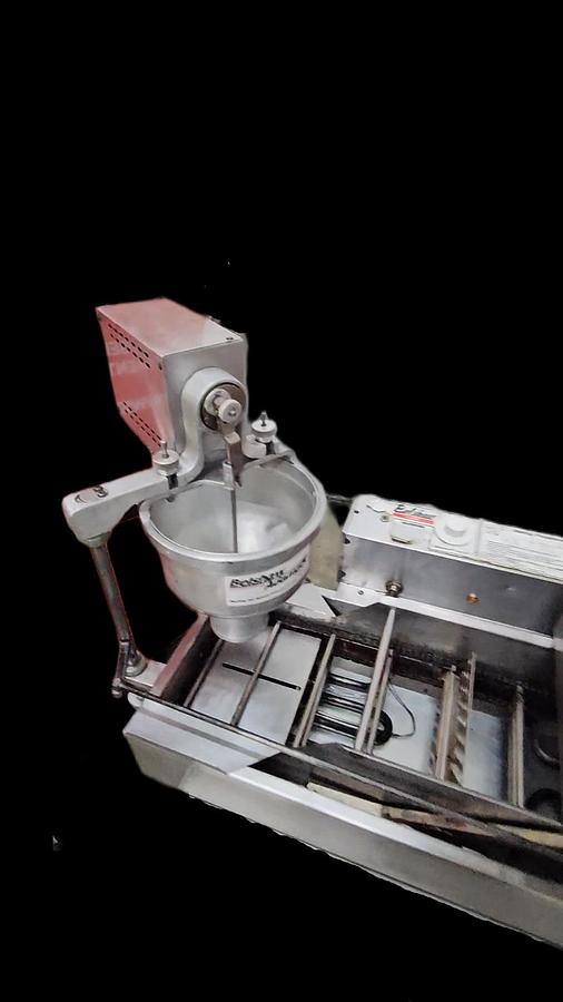Used BELSHAW MARK II Donut Robot Machine Conveyor Fryer - VIDEO AVAILABLE