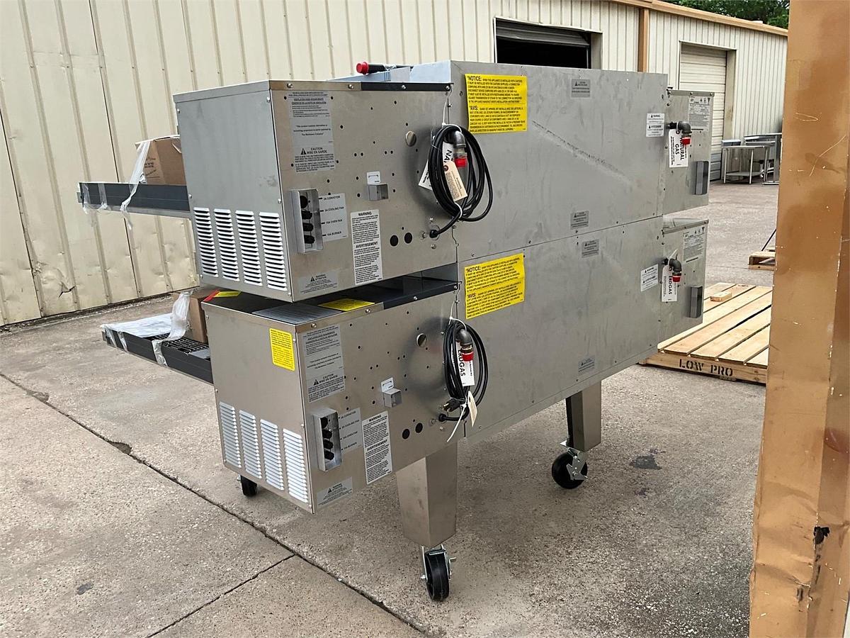 Used 2 stack Lincoln Impinger gas 1600 conveyor oven - NEAR NEW CONDITION