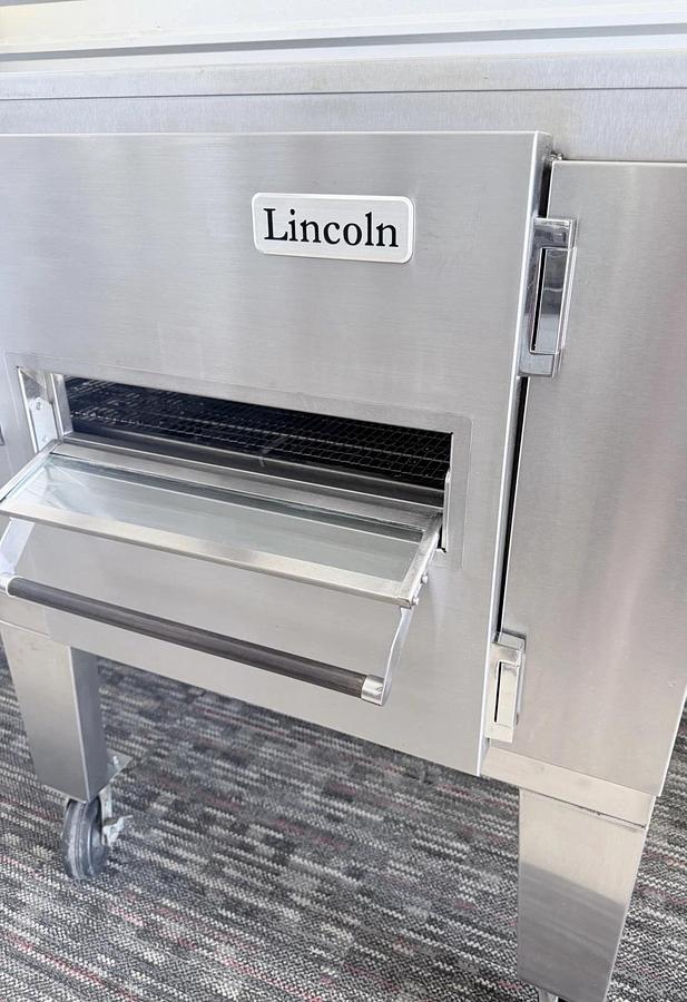 Used incoln Impinger 1450 Single Deck Gas Fired Conveyor Pizza Oven