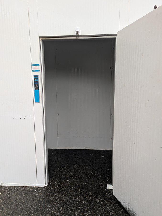 Used Norbec 101" x 58" Indoor Walk-In Cooler w/Refrigeration System - NEAR NEW