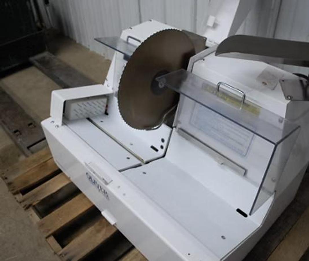 Used Oliver 2003 Variable Slice Bread Slicer - WARRANTY
