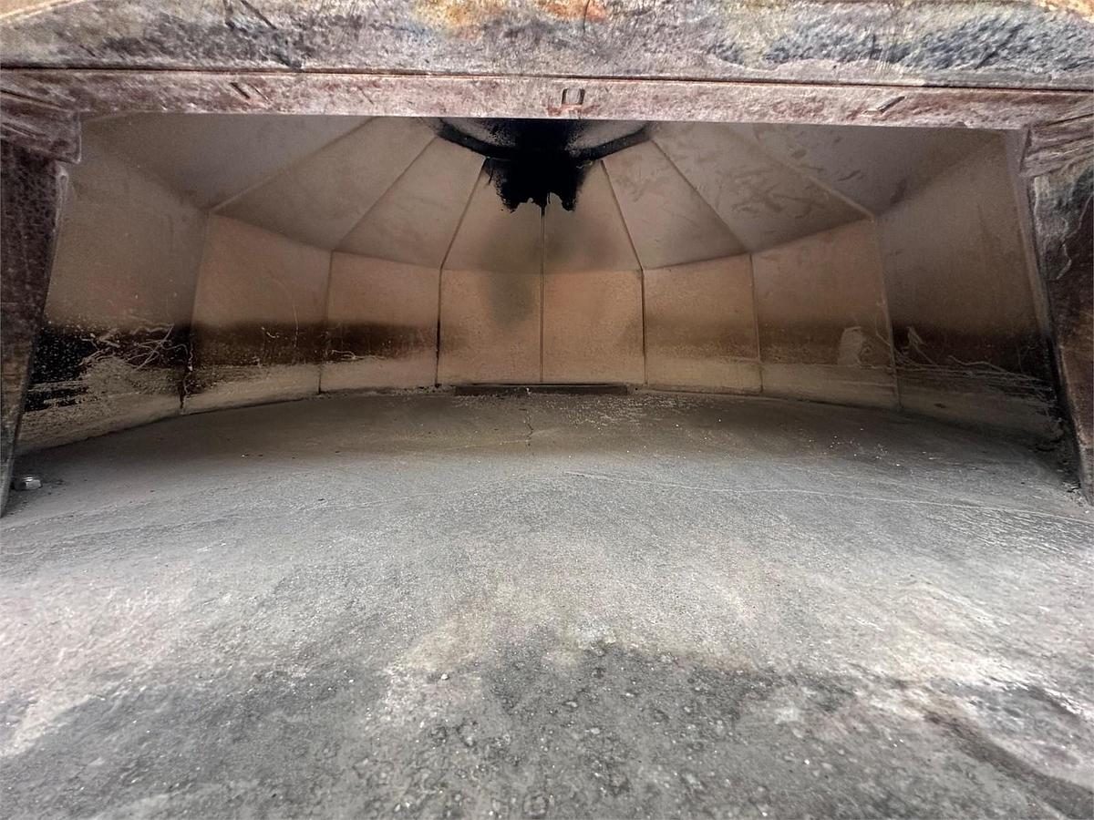 Used Wood stone Mt Adams gas burning pizza oven