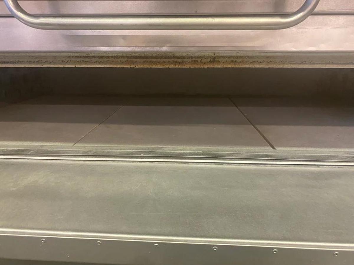 Used Bakers Pride FC616/Y600 Double Deck Natural Gas Pizza Oven - SUPER DEAL