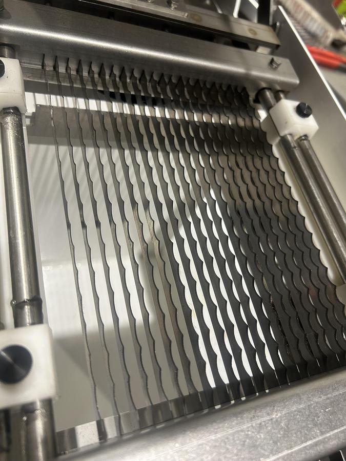 Used Oliver Bagel Slicer - Model 738