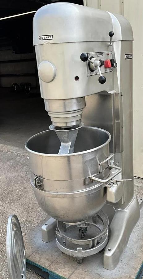 Used Hobart 140qt dough mixer -V1401