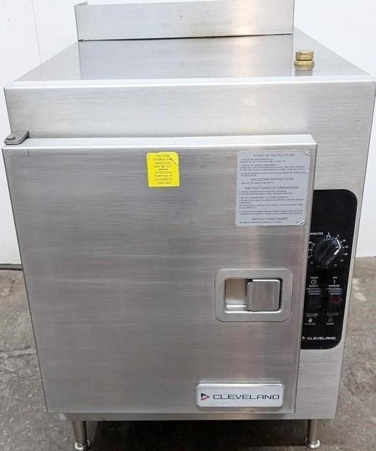Used CLEVELAND 21CGA5 C/TOP STEAMER, 120V, 31.5" X 21"