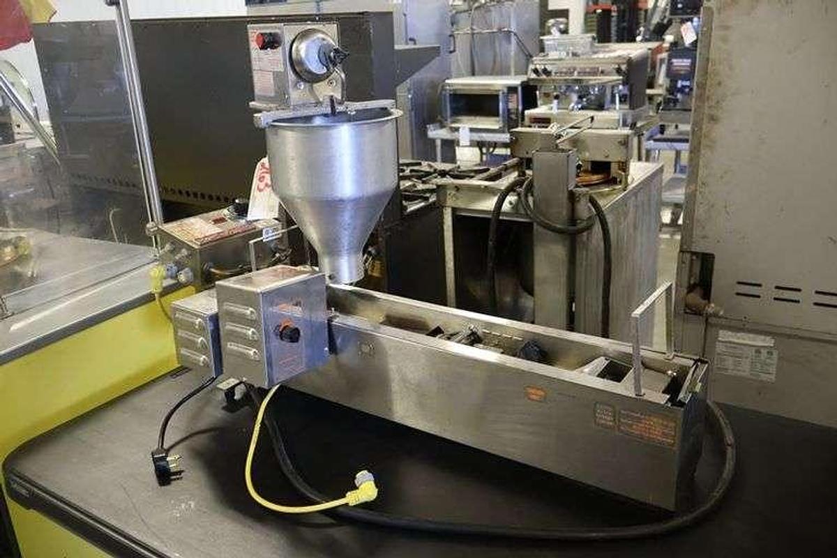 Used Lil Orbits 3" x 24" mini donut fryer - set for 1" mini donuts