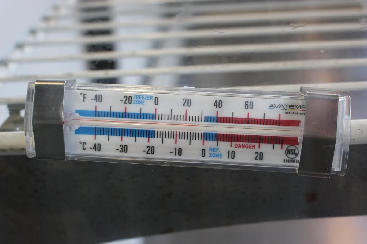 Used Coldstream deli display case - SEE VIDEO