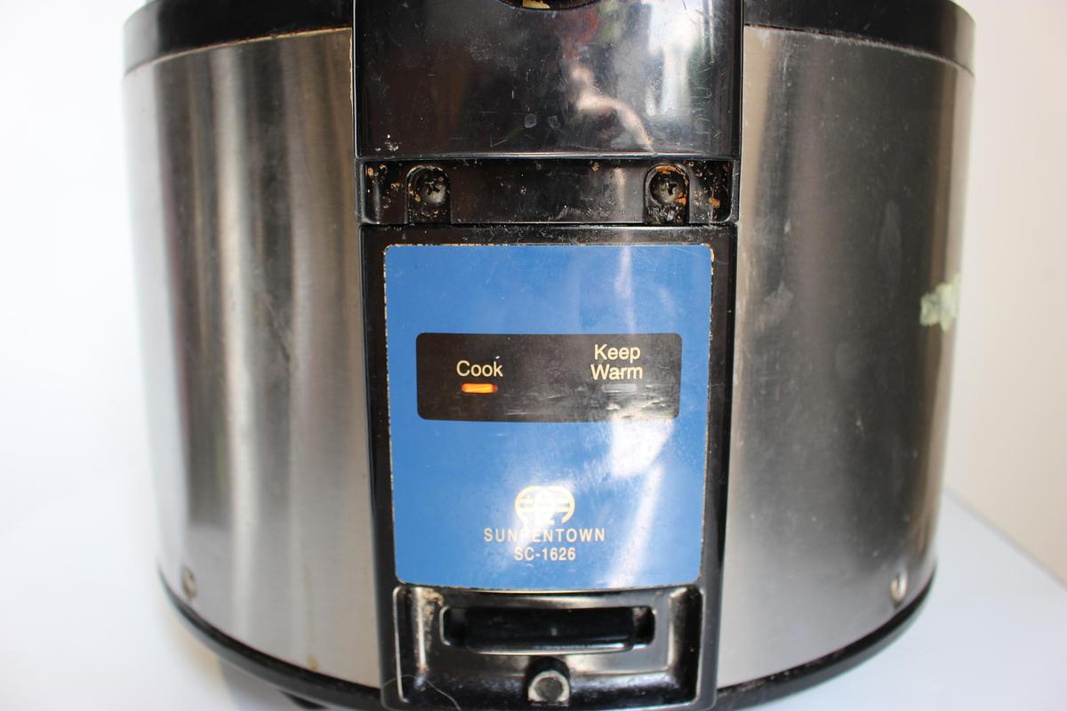Used Sunpentown SC-1626 26 Cups Commercial Electric Rice Cooker