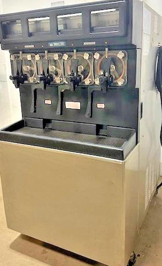 Used TAYLOR 349-27" W COOLED 4FLAVOUR CARBONATED FROZEN BEVERAGE SLUSHIE MACHINE 1PH