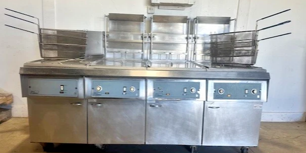 Used PITCO F18SS-CLQV"H.D COMMERCIAL N GAS FRYER WITH DUMPSTER AND 6 BASKETS